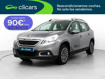Usado Peugeot 2008 Active 110 CV (80 kW) 2015 Gris SUV