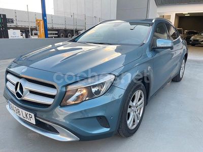 Gris / plata Usado 2015 Mercedes GLA200 Edition 1 SUV | 17.990 € (Un poco caro)