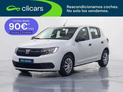 Usado Dacia Sandero Ambiance 75 CV (55 kW) 2017 Blanco Utilitario