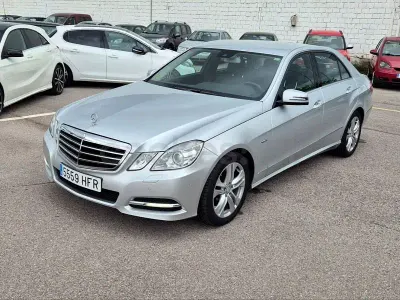 Käytetty Mercedes E220