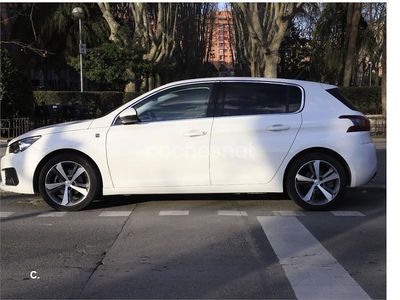 Usado Peugeot 308 130 CV (95 kW) 2019 Blanco Berlina