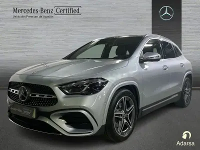 Usado Mercedes GLA200 AMG line 150 CV (110 kW) 2025 Plata hightech SUV