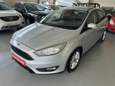 Usado Ford Focus Business Edition 125 CV (91 kW) 2018 Gris / plata Berlina