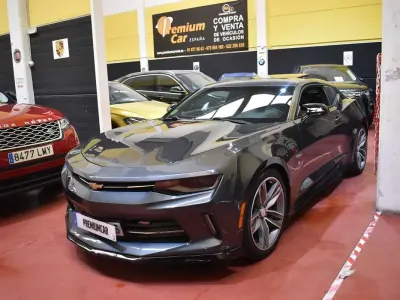 Usado Chevrolet Camaro 340 HP (250 kW) 2018 Cinzento Coupé