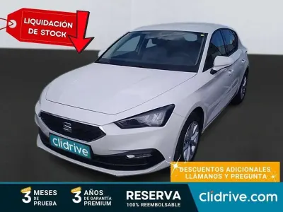 Käytetty Seat Leon Style 116 HP (85 kW) 2021 Valkoinen Viistoperä