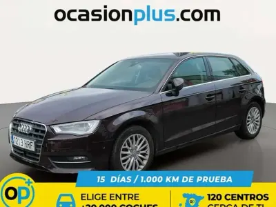 Usado Audi A3 Sportback Ambiente 150 CV (110 kW) 2013 Rojo Utilitario