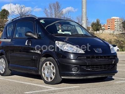 Usado Peugeot 1007 90 CV (66 kW) 2006 Negro Monovolumen
