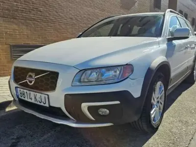 Käytetty Volvo XC70 Momentum 181 HP (133 kW) 2014 Harmaa Farmari