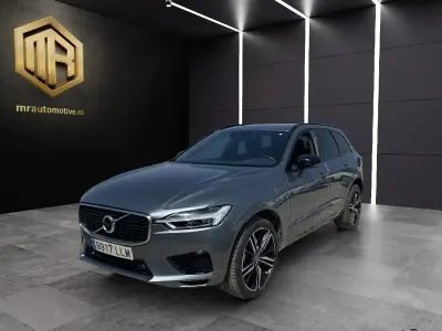 Usado Volvo XC60 R-Design 390 CV (286 kW) 2020 Gris metalizado SUV