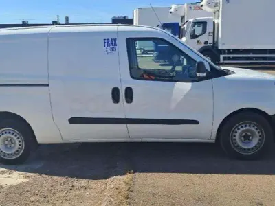 Usado Fiat Doblò Trekking 120 CV (88 kW) 2019 Blanco Monovolumen