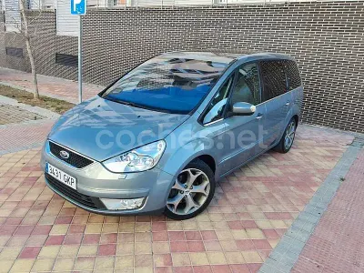 Usado Ford Galaxy Limited 175 CV (128 kW) 2010 Gris / plata Monovolumen