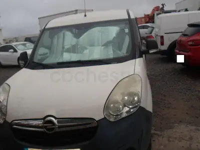 Usado Opel Combo Selective 95 CV (69 kW) 2016 Blanco Monovolumen