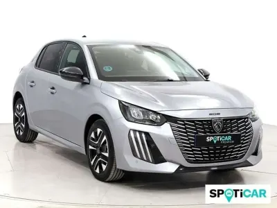 Usado Peugeot 208 Allure 102 CV (75 kW) 2024 Gris Utilitario