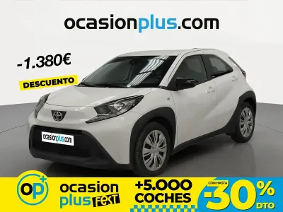 Begagnad Toyota Aygo X Play 72 HK (52 kW) 2023 Vit SUV