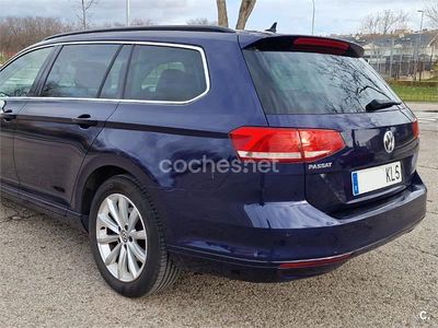 Usado VW Passat Advance 120 CV (88 kW) 2018 Azul Familiar