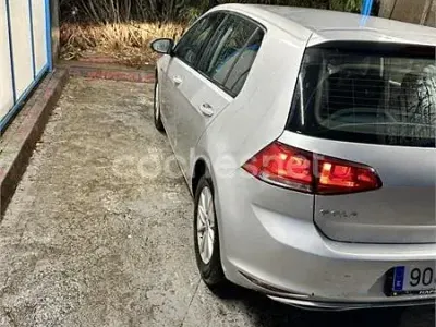 Usado VW Golf VII Edition 105 CV (77 kW) 2014 Gris / plata Berlina
