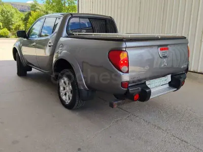 Usado Mitsubishi L200 136 CV (100 kW) 2015 Gris / plata Pickup/Camioneta