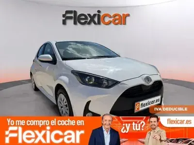 Usado Toyota Yaris Active 69 CV (50 kW) 2023 Blanco Utilitario