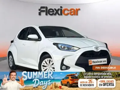Usado Toyota Yaris Comfort 72 CV (52 kW) 2023 Blanco Utilitario