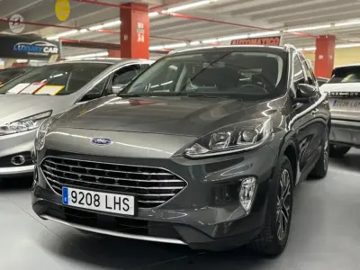 Usado Ford Kuga Titanium 226 CV (166 kW) 2020 Gris SUV