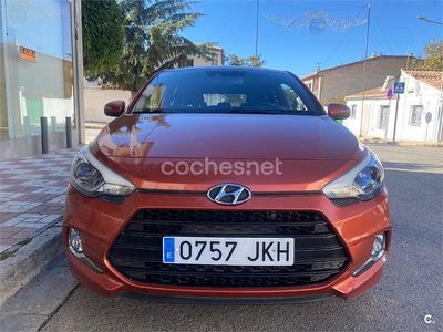 Naranja Usado 2015 Hyundai i20 Berlina | 8800 € (Precio justo)