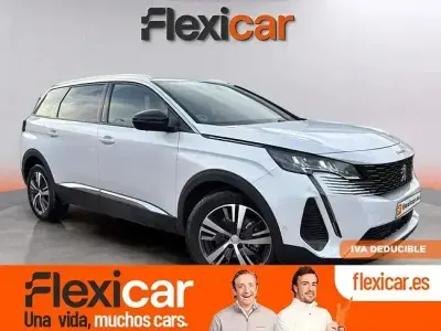 Usado Peugeot 5008 Allure 130 CV (95 kW) 2023 Blanco SUV