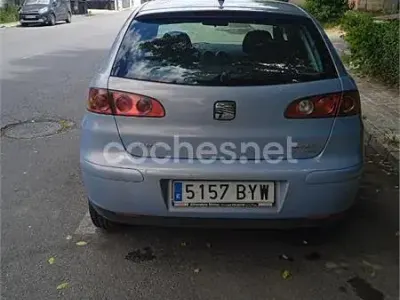 Usado Seat Ibiza Sport 100 CV (73 kW) 2002 Azul Utilitario