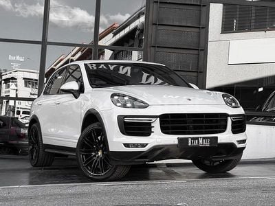 Blanco Usado 2015 Porsche Cayenne Turbo SUV | 59.900 €