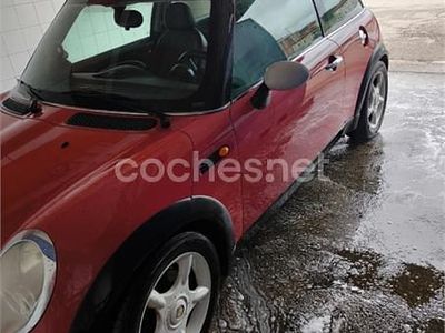 Usado Mini Cooper 120 CV (88 kW) 2006 Rojo Utilitario