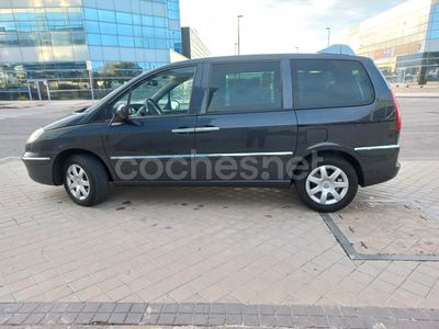 Usado Peugeot 807 Style 163 CV (119 kW) 2013 Negro Monovolumen