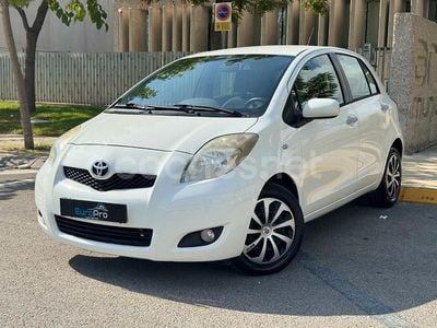 Blanco Usado 2010 Toyota Yaris Berlina | 6600 € (Un poco caro)