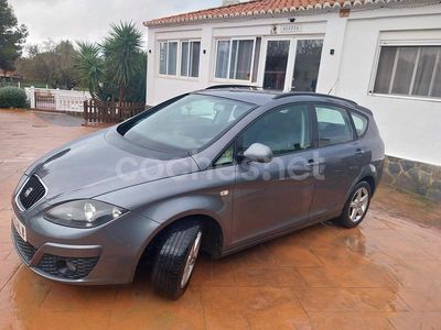 Usado Seat Altea Reference 105 CV (77 kW) 2012 Gris / plata Monovolumen