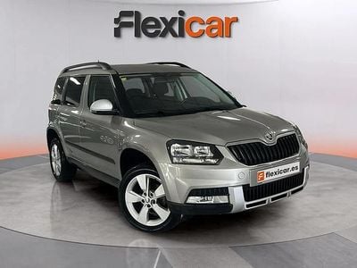 Usado Skoda Yeti Active 105 CV (77 kW) 2015 Gris SUV