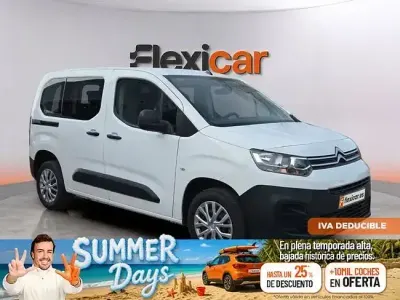 Usado Citroën Berlingo Shine 102 CV (75 kW) 2022 Blanco Monovolumen