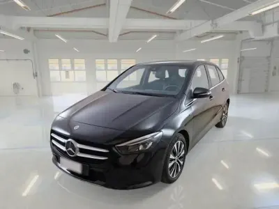 Usado Mercedes B250 217 CV (159 kW) 2021 Negro Utilitario