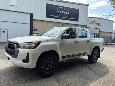 Usado Toyota HiLux Plus 150 CV (110 kW) 2022 Blanco Pickup/Camioneta