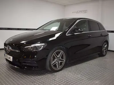 Käytetty Mercedes B200 150 HP (110 kW) 2023 Musta Tila-auto