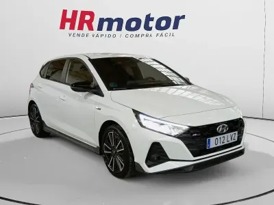Begagnad Hyundai i20 N Line 102 HK (75 kW) 2022 Vit Halvkombi