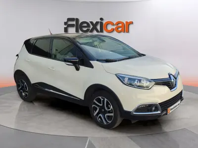 Usado Renault Captur Zen 120 CV (88 kW) 2017 Beige SUV