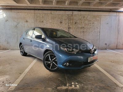 Azul Usado 2017 Toyota Auris Hybrid Berlina | 12.980 € (Precio justo)