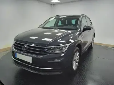 Usado VW Tiguan Business 245 CV (180 kW) 2022 Gris SUV
