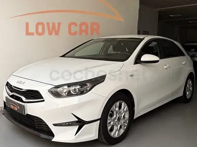 Usado Kia Ceed 100 CV (73 kW) 2022 Blanco Utilitario