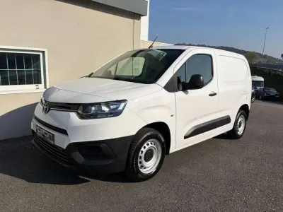 Usado Toyota Proace City City 102 CV (75 kW) 2021 Blanco Monovolumen