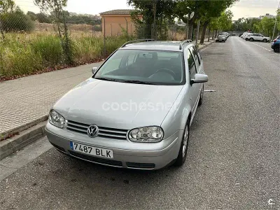 Usado VW Golf IV Highline 100 CV (73 kW) 2001 Gris / plata Familiar