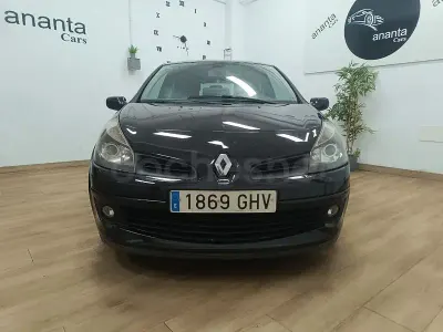 Usado Renault Clio II 75 CV (55 kW) 2008 Negro Berlina