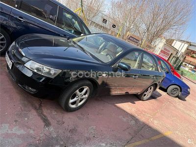 Usado Hyundai Sonata Comfort 140 CV (102 kW) 2006 Negro Berlina