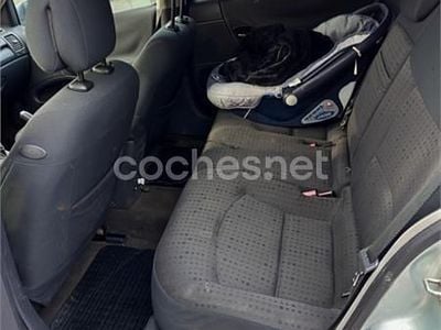 Gris / plata Usado 2004 Renault Laguna GrandTour Dynamique Familiar | 1800 €