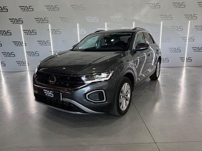 Usado VW T-Roc Life 150 CV (110 kW) 2024 Gris SUV