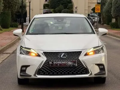 Usado Lexus CT200h Sport Line 136 CV (100 kW) 2018 Blanco Utilitario