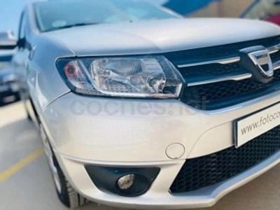 Usado Dacia Sandero Ambiance 75 CV (55 kW) 2013 Gris / plata Berlina